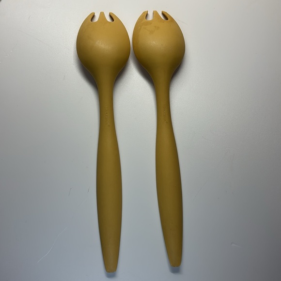 2 Vintage Tupperware Harvest Gold 12" Salad Forks and Spaghetti Servings Sporks - Picture 3 of 9